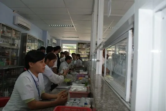thu-truong-bo-y-te-ts-cao-minh-quang-den-tham-benh-vien-da-khoa-trung-tam-an-giang1