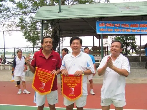 to-chuc-hoi-thao-chao-mung-ky-niem-le-30-04-va-quoc-te-lao-dong-01-053