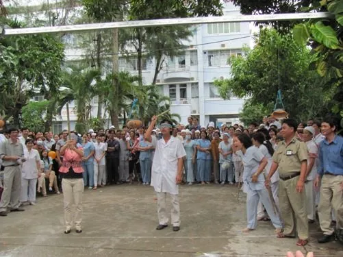 to-chuc-hoi-thao-chao-mung-ky-niem-le-30-04-va-quoc-te-lao-dong-01-056