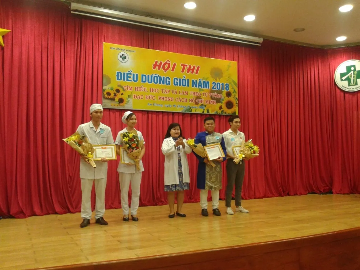 C:\Users\PDD-Sinh\Desktop\hinh bệnh vir6n\20181102_160714.jpg
