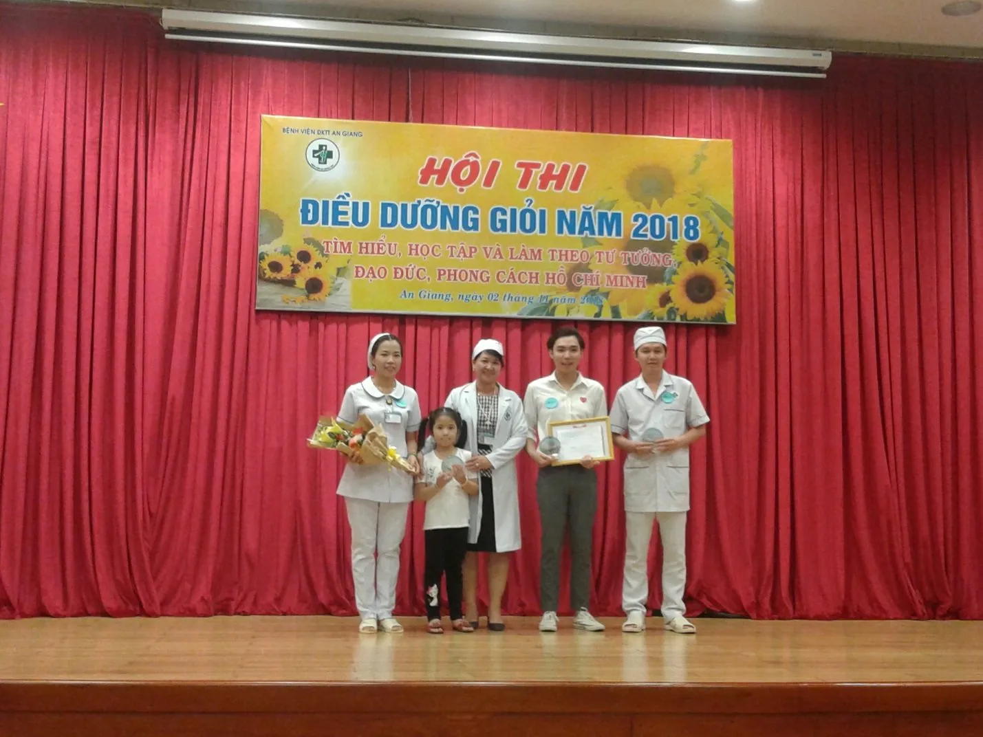 C:\Users\PDD-Sinh\Desktop\hinh bệnh vir6n\20181102_161101.jpg