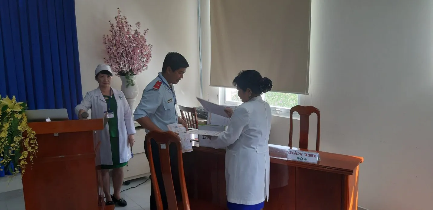 C:\Users\PDD-Sinh\Desktop\thi tuyển\20190619_080715.jpg