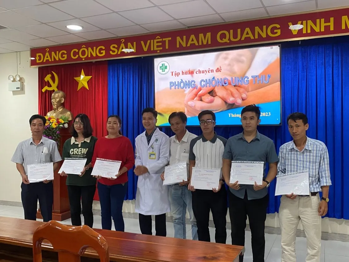 C:\Users\Administrator\Downloads\ảnh sự kiện 2023\Tập huấn phòng chống ung thư\827fd4db4303945dcd12.jpg