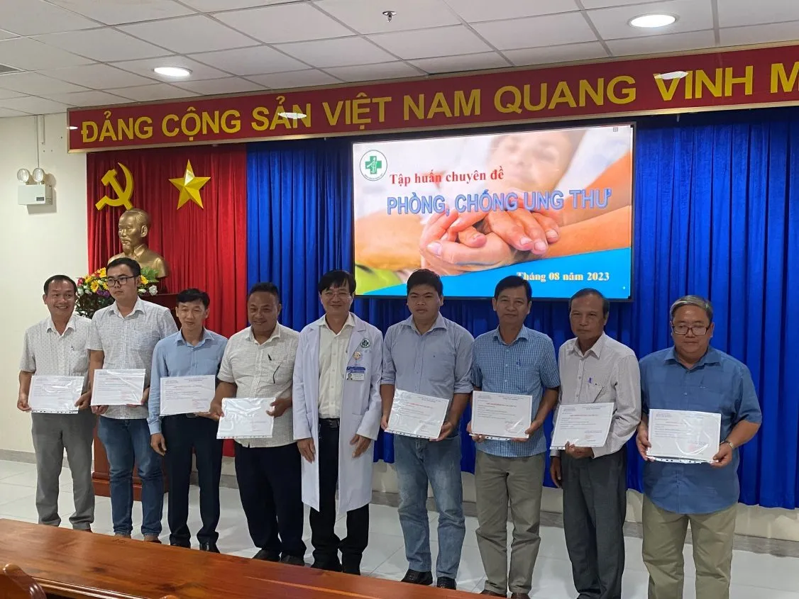 C:\Users\Administrator\Downloads\ảnh sự kiện 2023\Tập huấn phòng chống ung thư\122823f6b82e6f70363f.jpg