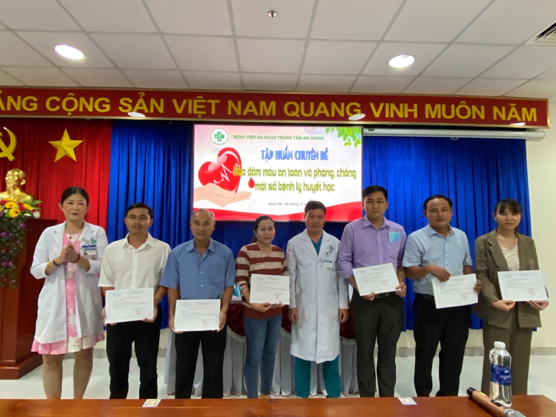 C:\Users\Administrator\Downloads\ảnh sự kiện 2023\Tập huấn chuyên đề huyết học\88b4e1616992bfcce683.jpg