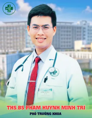 A person in a white coat

Description automatically generated