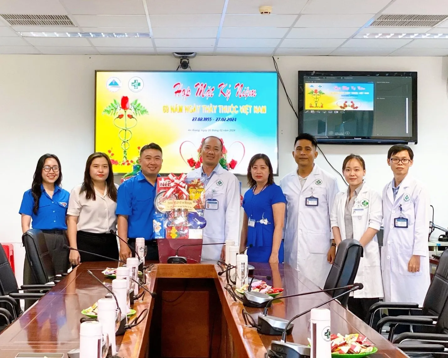 D:\FILE CỦA HUỆ\Ảnh sự kiện 2024\Các đơn vị chúc mừng ngày 27.02\ảnh sửa\bada0877918c3cd2659d.jpg