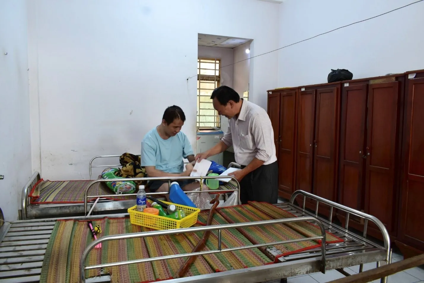 D:\FILE CỦA HUỆ\Ảnh sự kiện 2024\Tặng quà cho TT bảo trợ\ảnh đã sửa\a011b347fc62513c0873.jpg