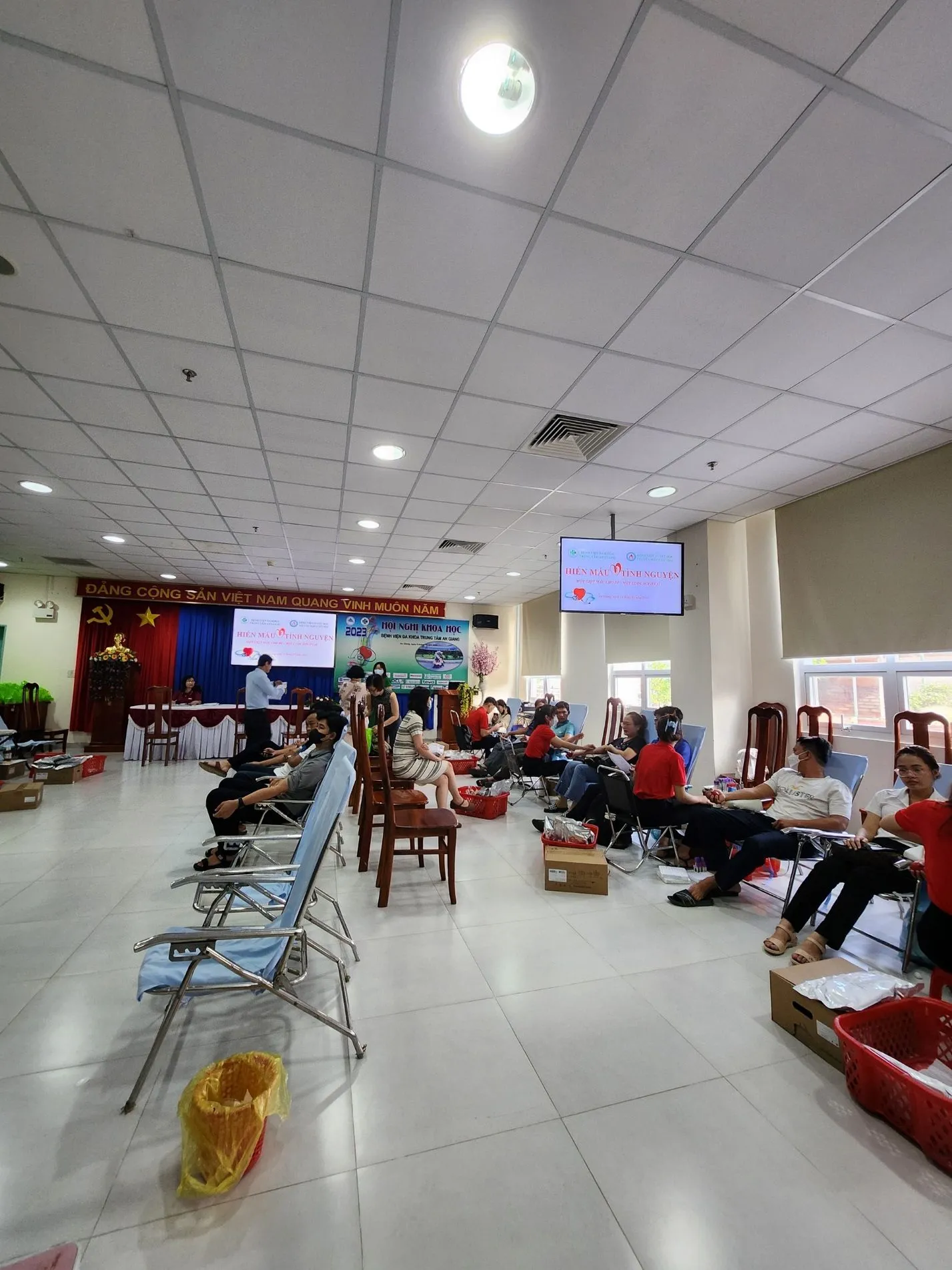 C:\Users\Administrator\Pictures\hiến máu đợt 1\5f8643c04c0ee050b91f.jpg