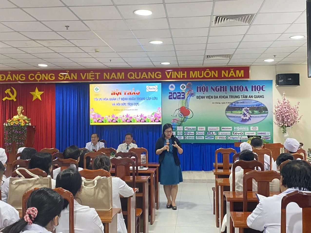 D:\FILE CỦA HUỆ\Ảnh sự kiện 2024\Hội thảo tối ưu hoá quản lý bệnh nhân trong cấp cứu và hồi sức tích cực\16f139bb7953d70d8e42.jpg