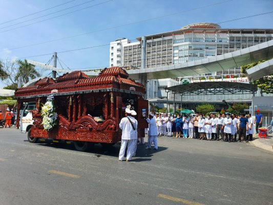 D:\FILE CỦA HUỆ\Ảnh sự kiện 2024\Viếng tang BS Nguyễn Triết Hiền\f2c0e5ff1147bf19e656.jpg