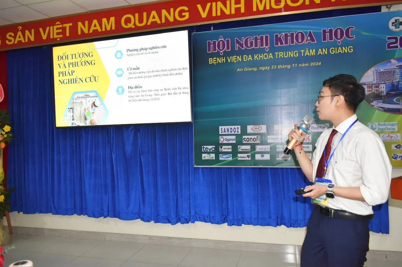 D:\FILE CỦA HUỆ\Ảnh sự kiện 2024\Hội nghị KHKT 2024\z6063403459866_9ce227d7cb989e35e2f7cd4f3aec4d33.jpg