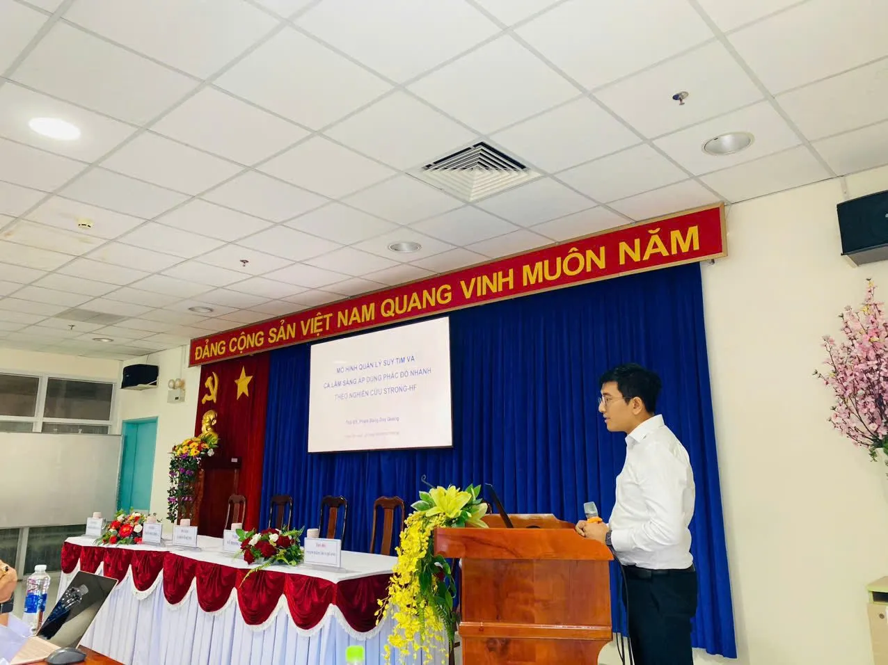 D:\FILE CỦA HUỆ\Ảnh sự kiện 2024\hội thảo vai trò dấu ấn sinh học trong bệnh lý tim mạch\z5988028937189_f470d839c6e13ae5428e35c6c16838b0.jpg