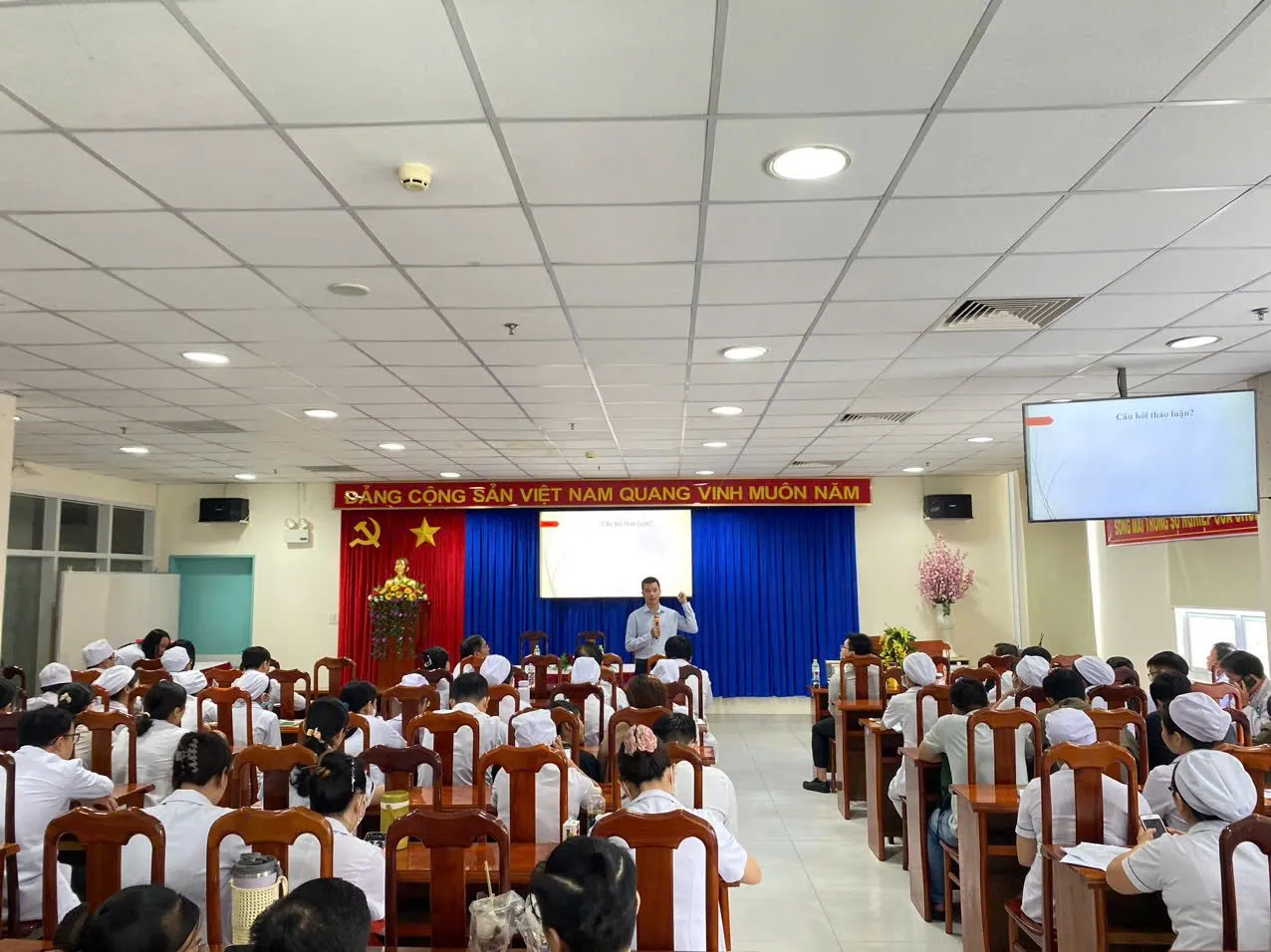 D:\FILE CỦA HUỆ\Ảnh sự kiện 2024\Tâoj huấn KSNK\z6000809471968_eb3ce9619d87b795bdbe540678b2d02e.jpg