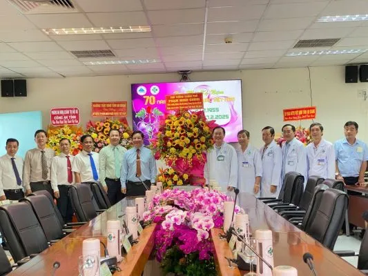 D:\FILE CỦA HUỆ\Ảnh sự kiện 2025\Chủ tịch tỉnh chúc mừng ngày 272\z6354247368085_ad618511c5920bc96f3fe5f4b4b3f1b9.jpg